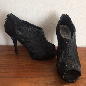 De Blossom Black Peep Toe Lace Booties